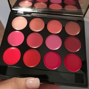 ISH lip statement palette
